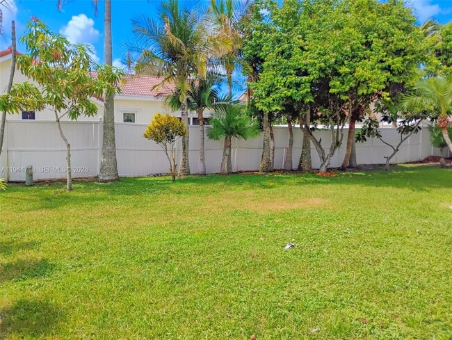 Building Photo - 9654 Sun Pointe Dr