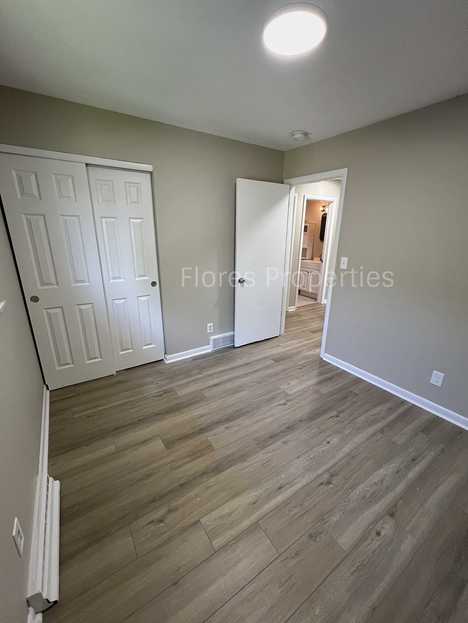 Building Photo - 1275 Geers Ave