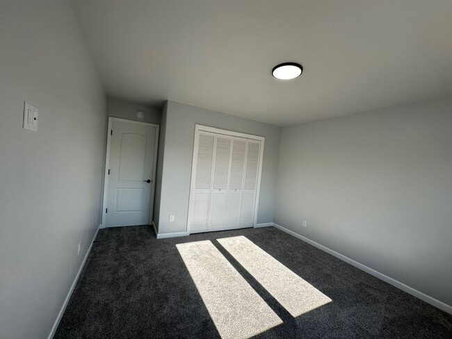 Building Photo - New Energy Efficient Constuction!