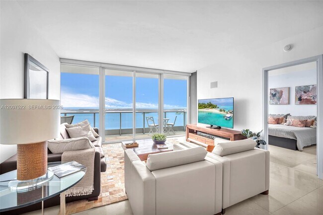 Building Photo - 1331 Brickell Bay Dr