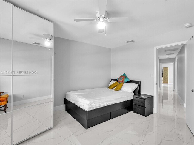 Building Photo - 406 Sailboat Cir