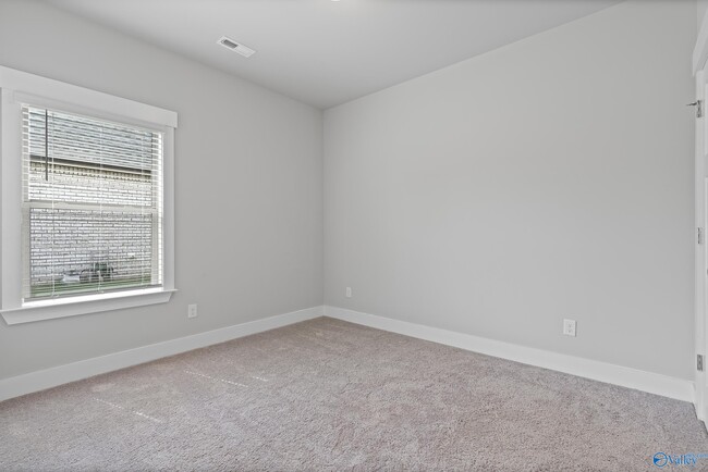 Building Photo - 14741 Greenleaf Dr