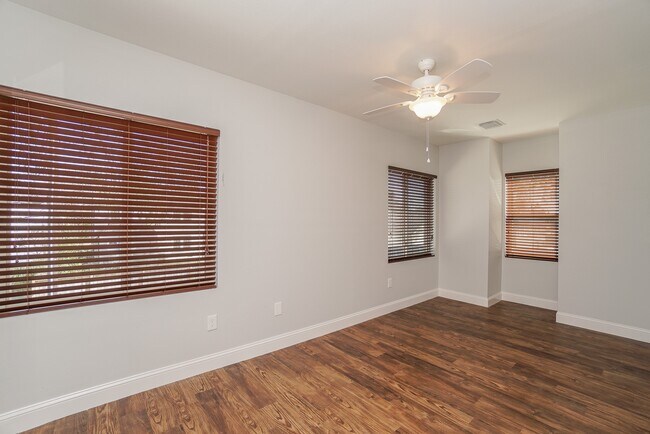 Building Photo - 3415 Southmore Blvd
