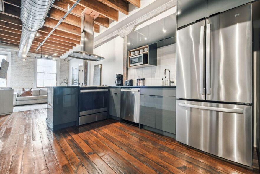 Building Photo - 315 Girod St