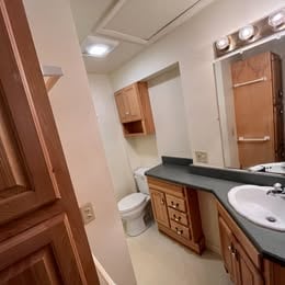 Building Photo - 307 Colchester Ave