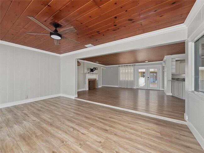 Building Photo - 125 Lake Roy Dr
