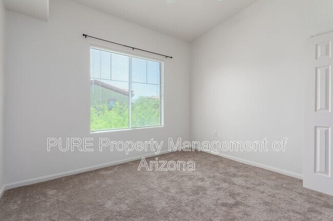 Building Photo - 1920 E Bell Rd