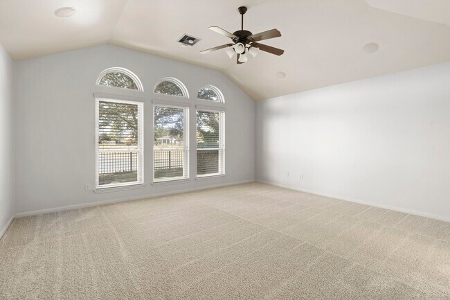 Building Photo - 2602 White Falls Dr