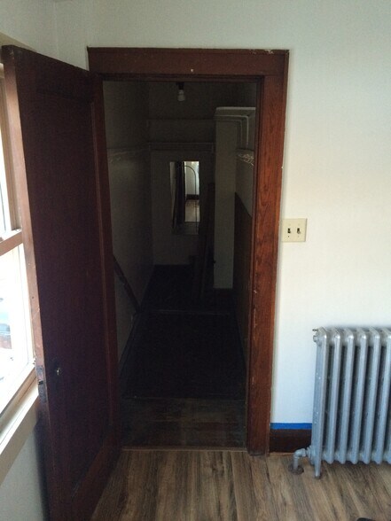 Building Photo - 401 E Ryan Rd