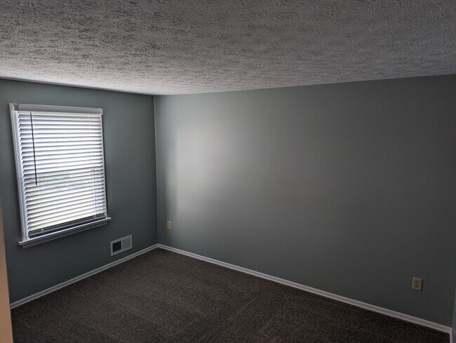 Building Photo - 440 Kennington Blvd