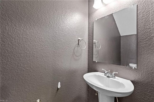 Building Photo - 6423 Dove St