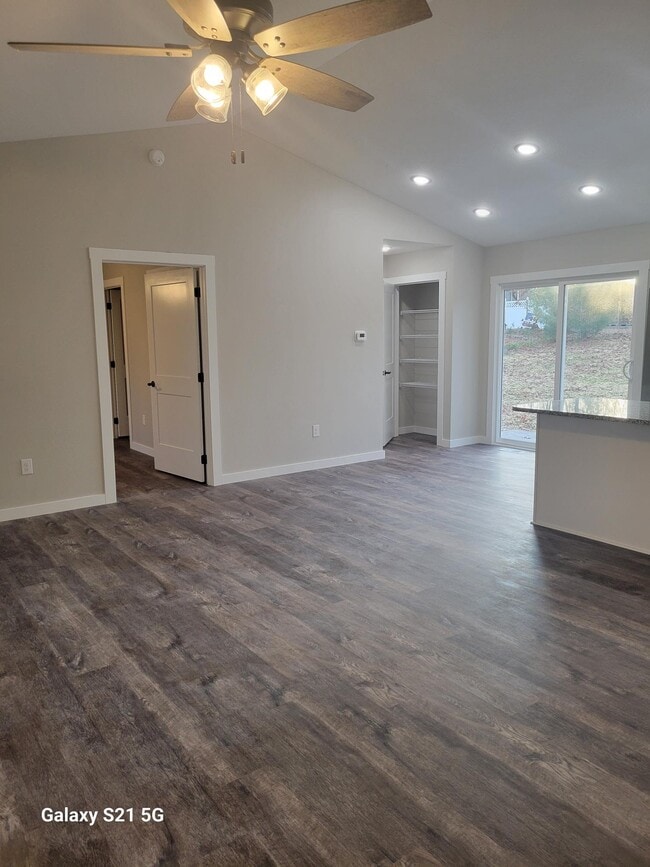 Building Photo - 6036 Seneca Trail