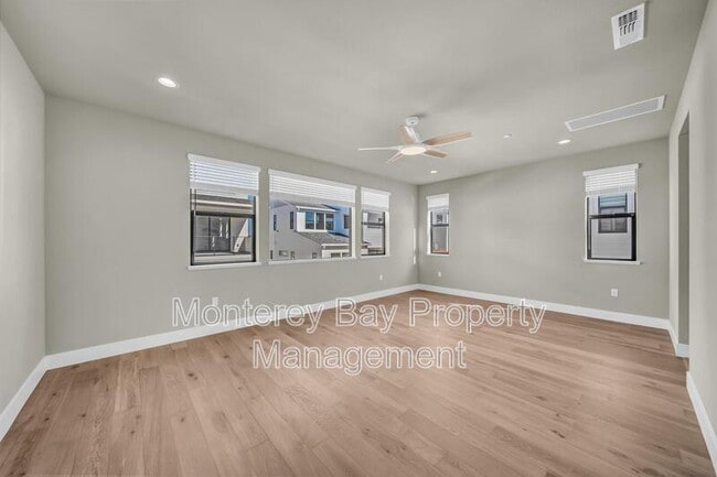 Building Photo - 2408 Schooner Ave