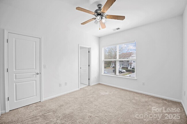 Building Photo - 2252 Vision Dr