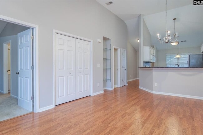 Building Photo - 129 Crickhollow Cir