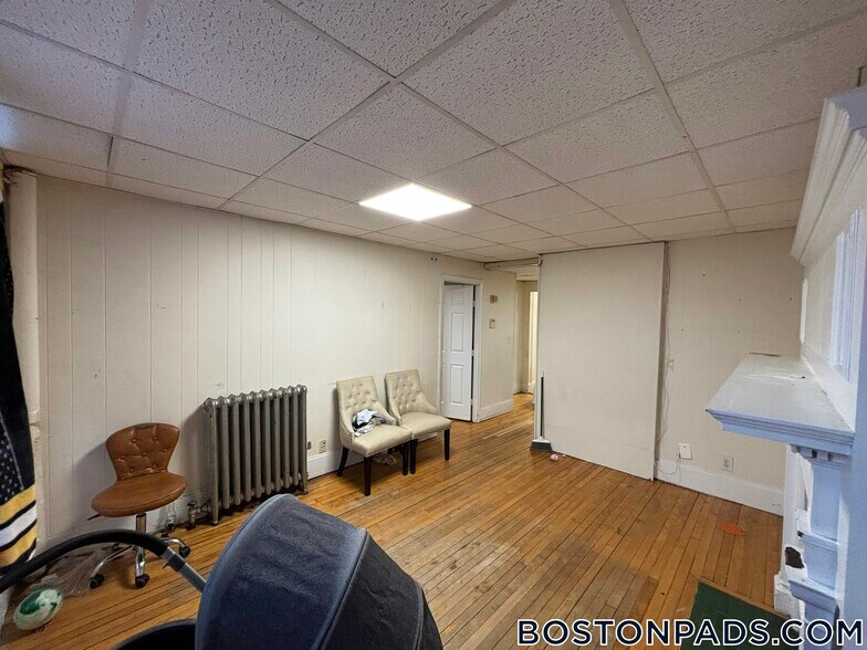 Building Photo - 439 Cambridge St