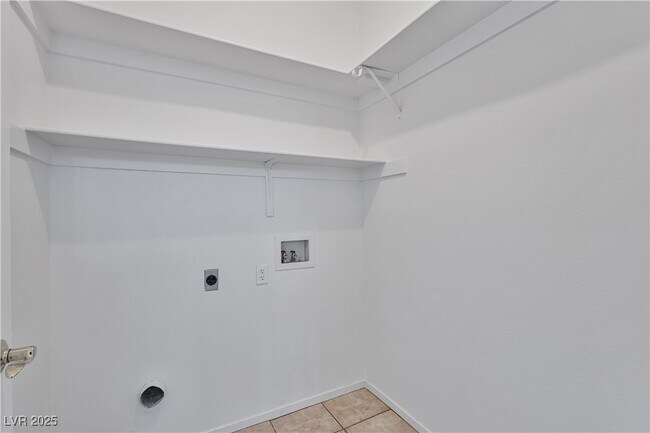 Building Photo - 8758 Arawana Pl