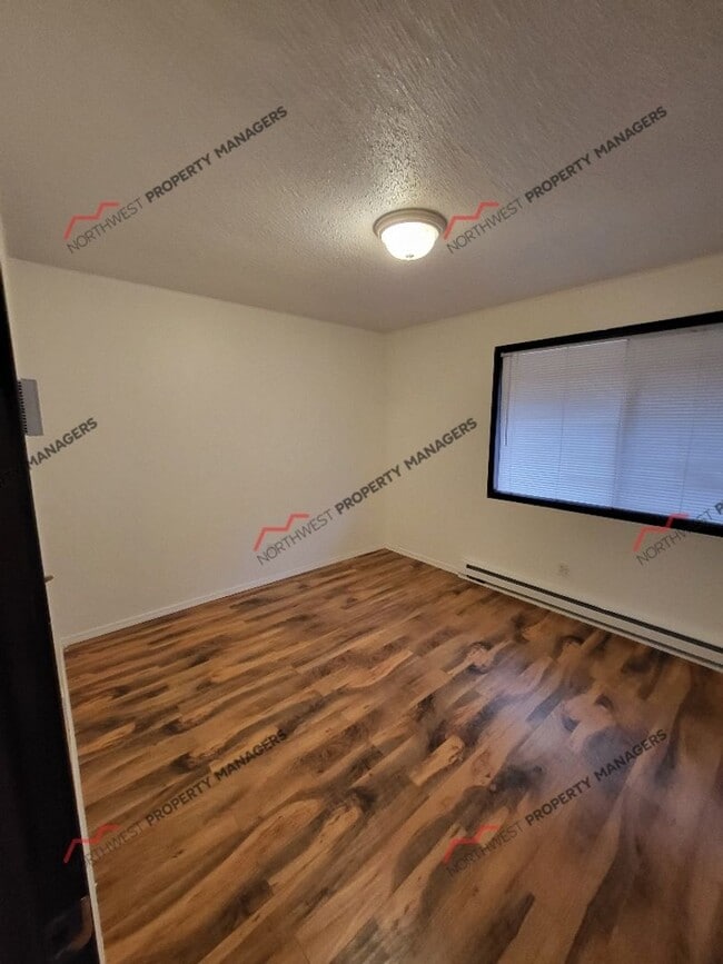 Building Photo - 137 Baker Dr