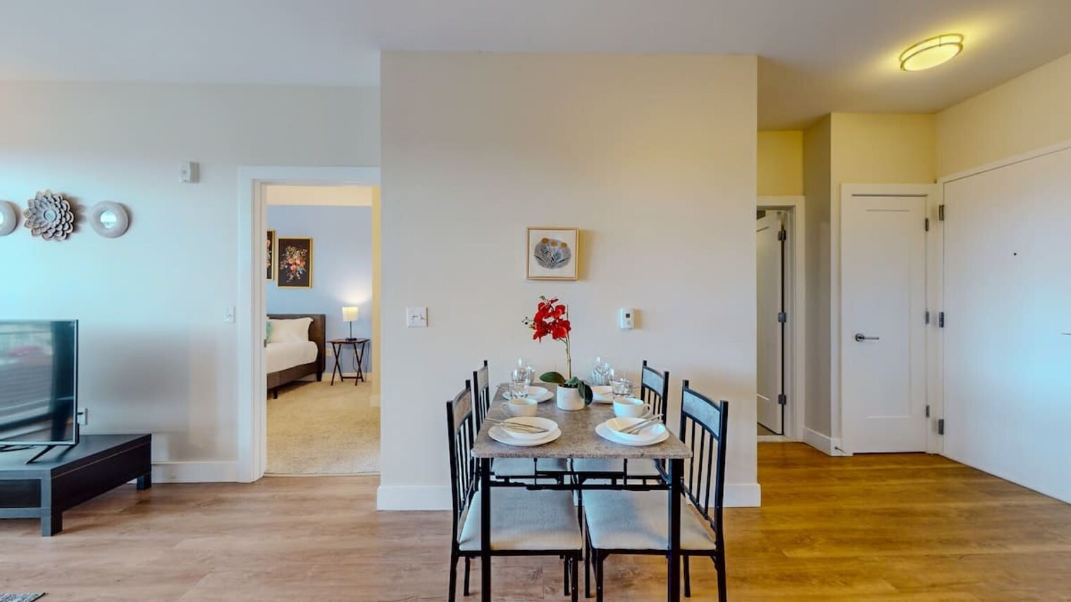 Building Photo - 545 Bedford St