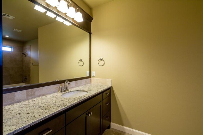 Building Photo - 2701 Hermoso Cir