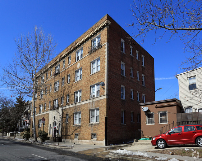 Primary Photo - 1111 Columbia Road Apartments