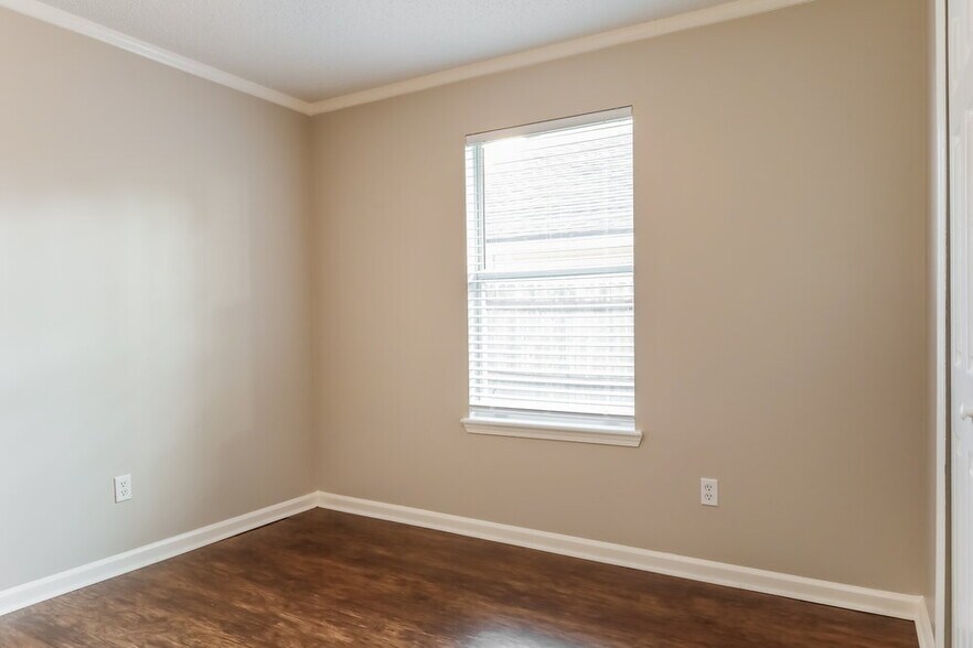 Building Photo - 2138 Joseph Hewes Ct