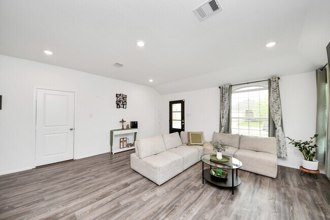 Building Photo - 5418 Rabbit Crk Ln