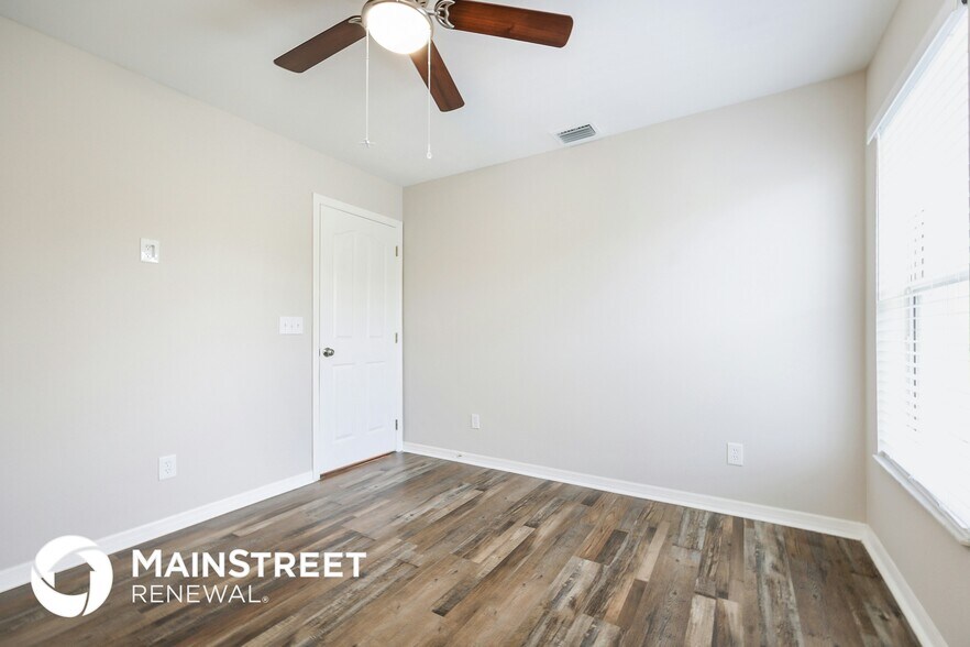 Building Photo - 3810 25th St SW