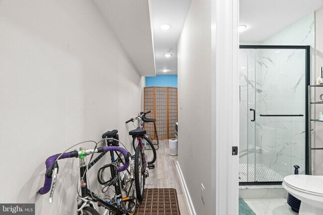 Building Photo - 2234 Master St