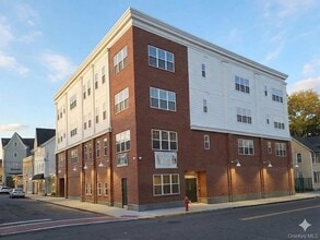 Building Photo - 122 Greenwich Ave