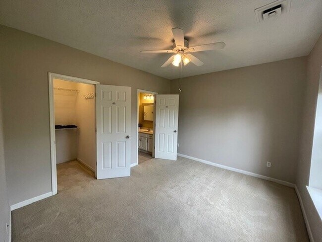 Building Photo - PRICE REDUCTION!!!  LOVELY 2 BEDROOM CONDO...