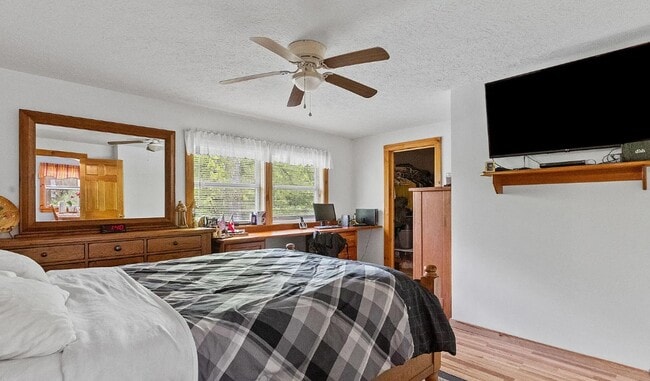 Building Photo - 3117 Noland Dr