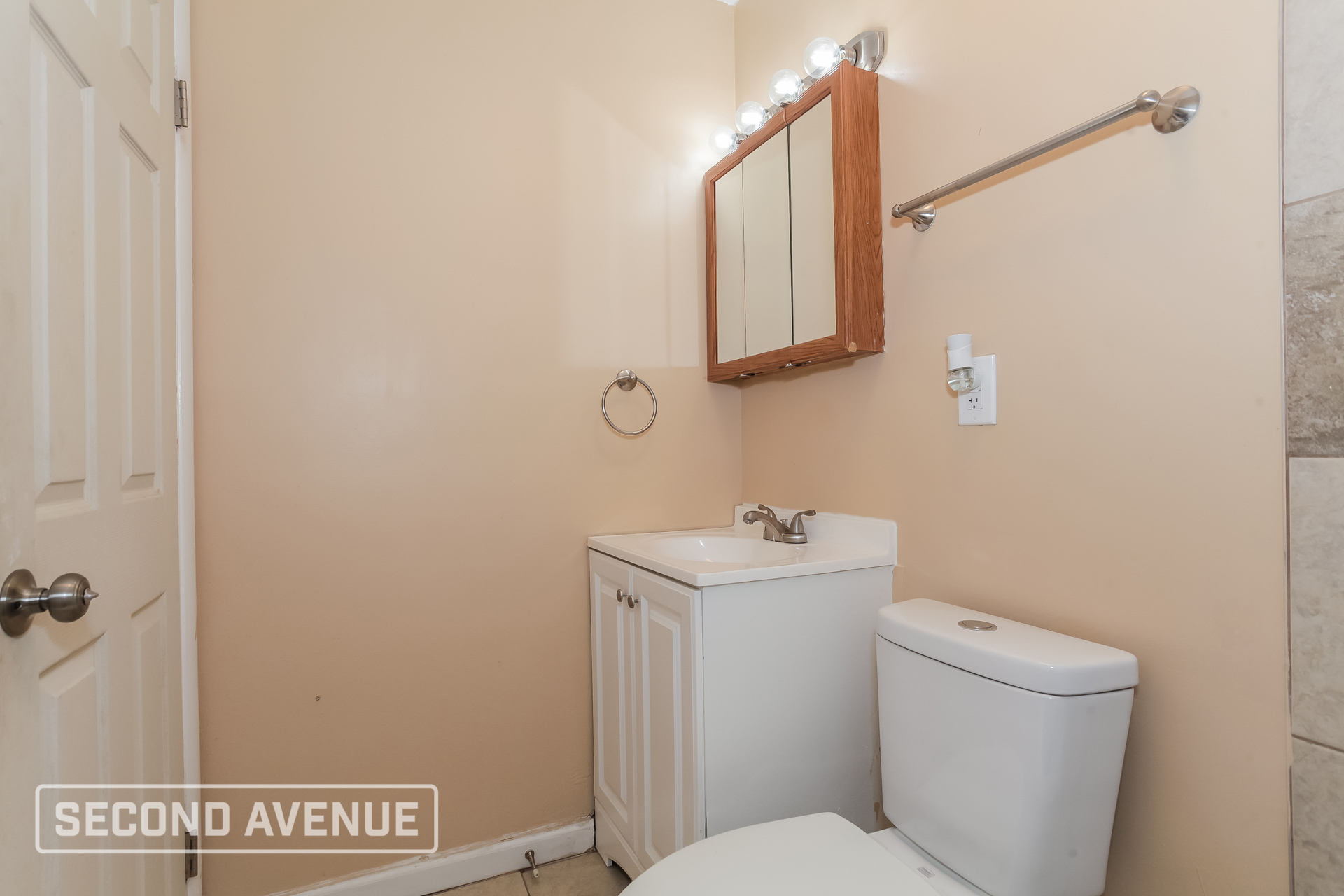 Building Photo - 3839 Standish Ave