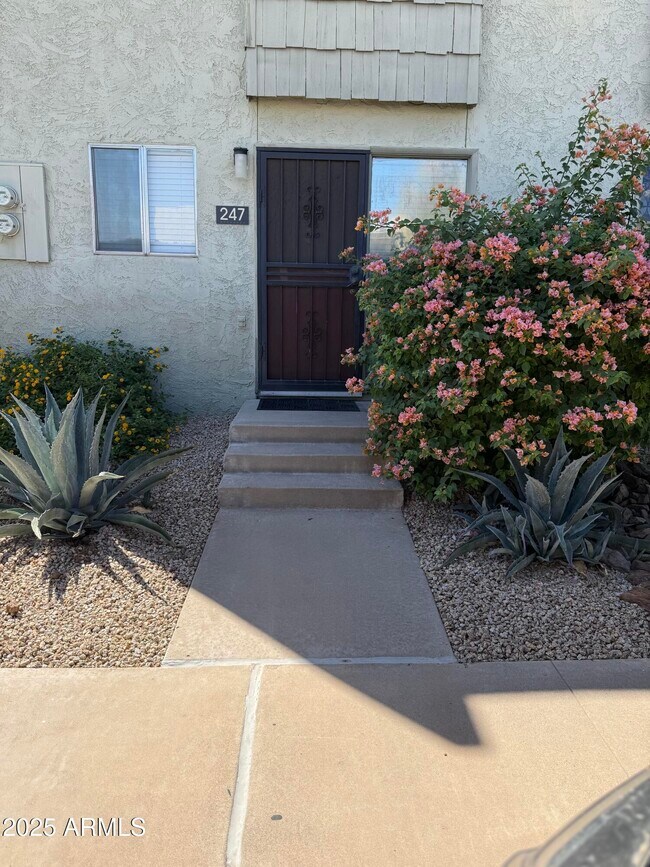 Primary Photo - 4630 N 68th St