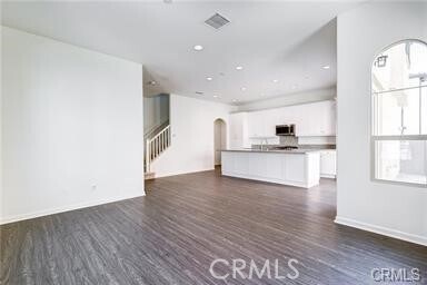 Building Photo - 143 Primrose Dr