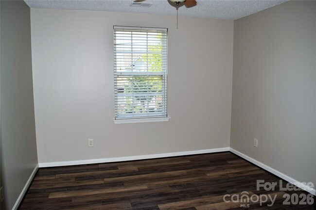 Building Photo - 164 Portestowne Way