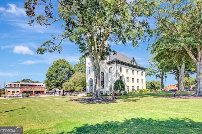 Building Photo - 105 Belle Dr