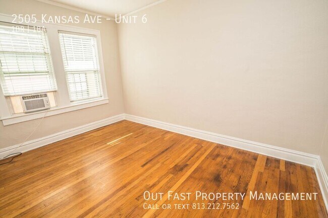 Building Photo - 2505 W Kansas Ave