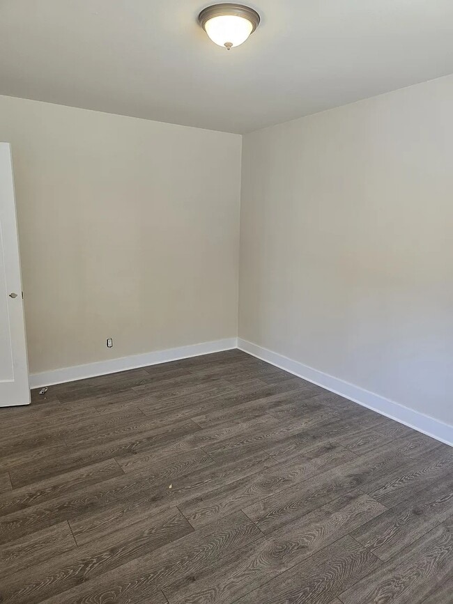 Building Photo - 934 Juanita Dr