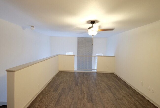 Building Photo - 1124 Rutland Dr