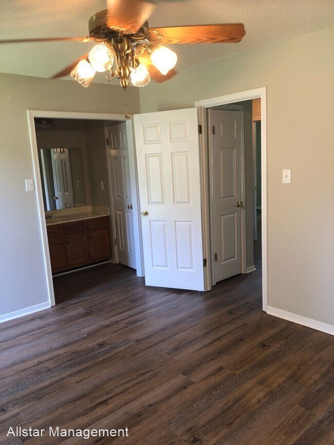 Building Photo - 3 br, 2 bath House - 3485 Lakehurst Drive