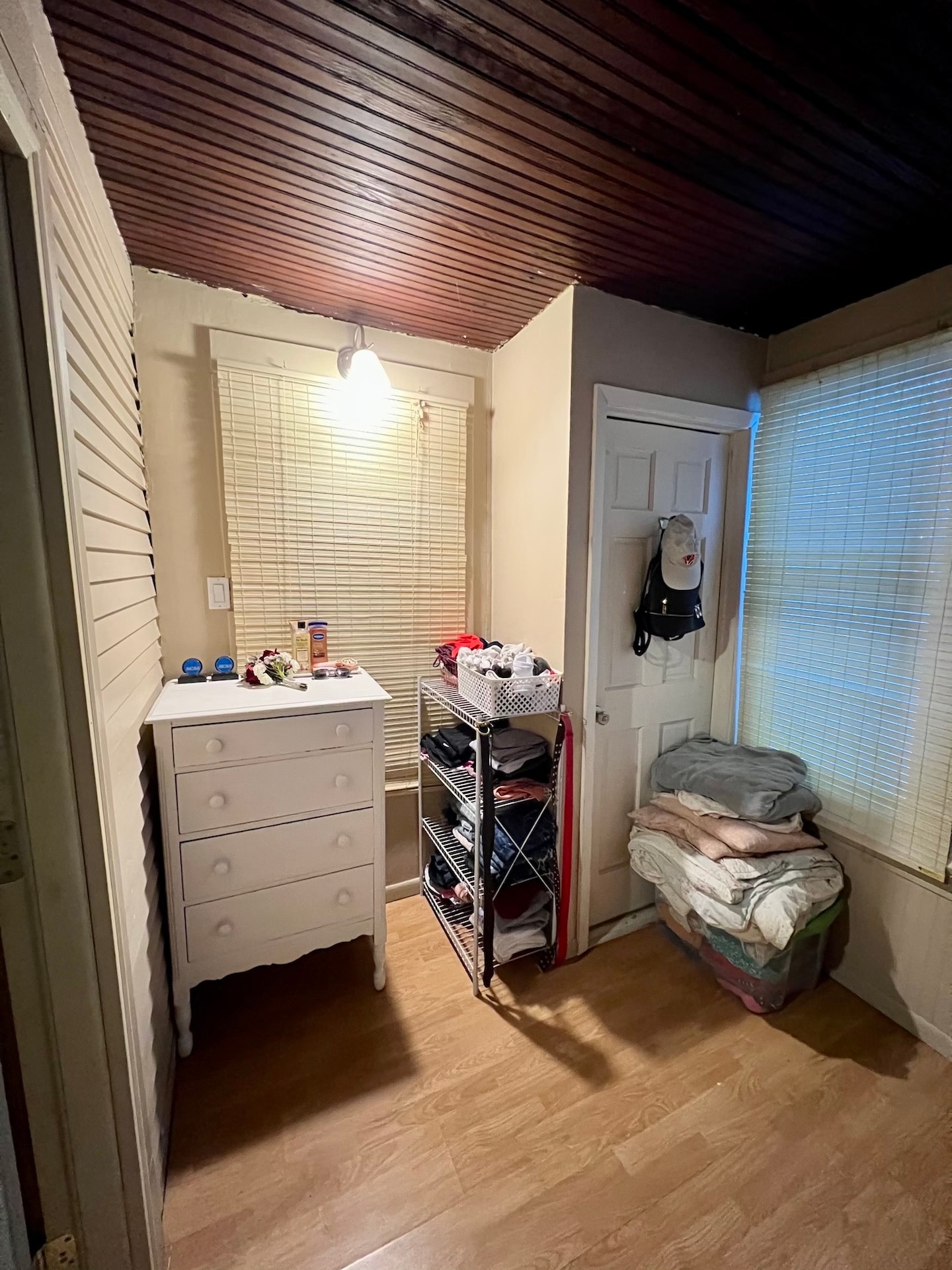 main floor - 868 Pascal St N