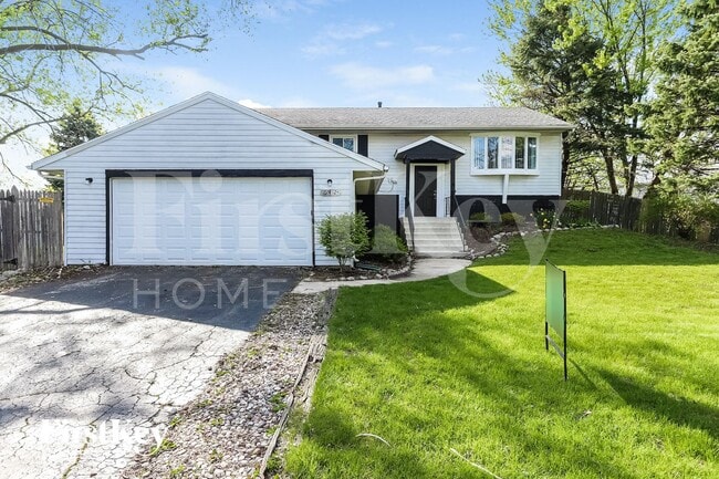 Building Photo - 642 Bradley Ave