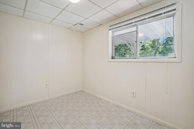 Building Photo - 8501 Canterbury Dr