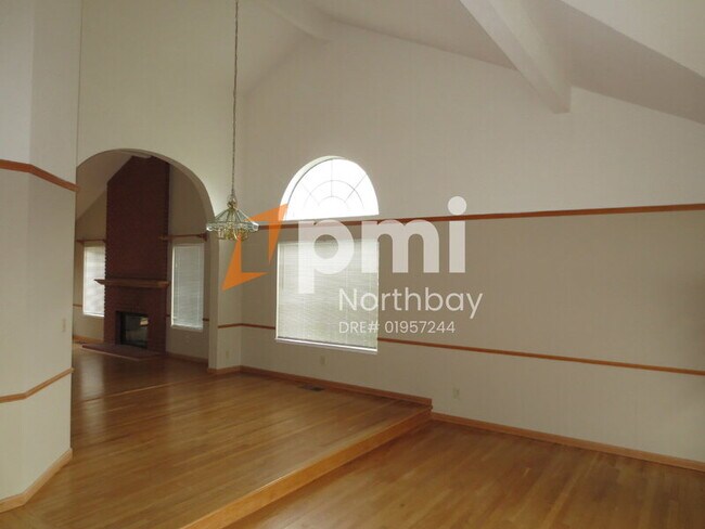 Building Photo - 1918 Orchard View Dr
