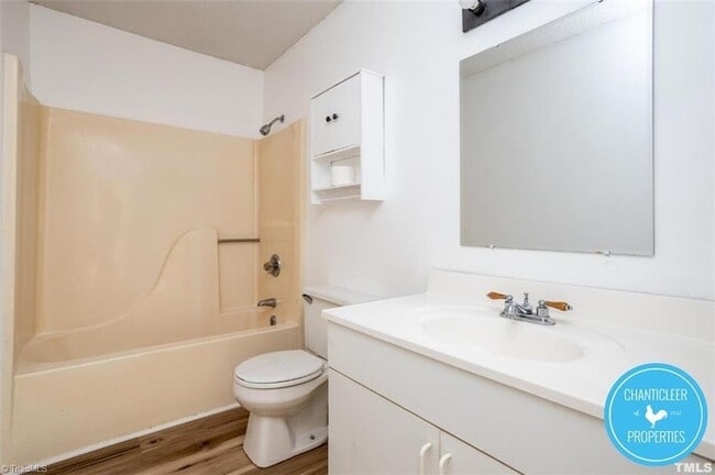 Building Photo - 362 Wilson St