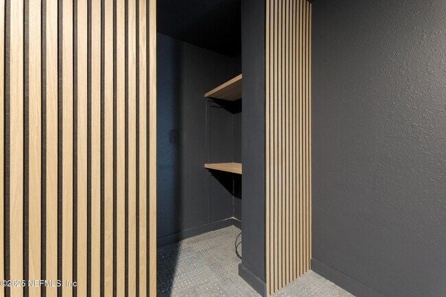 Building Photo - 275 1st St S