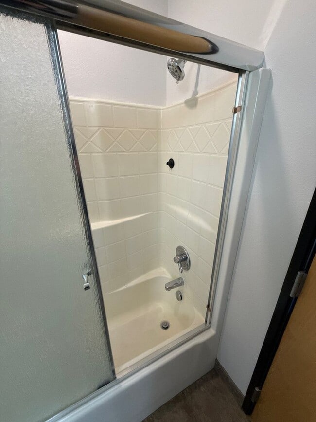 Building Photo - 160 Liberty St NE