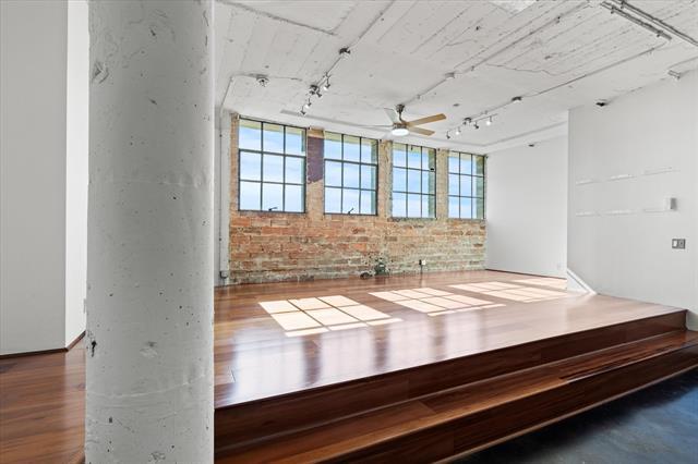 Building Photo - 1122 Jackson St