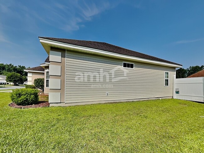 Building Photo - 521 Amsonia Cir